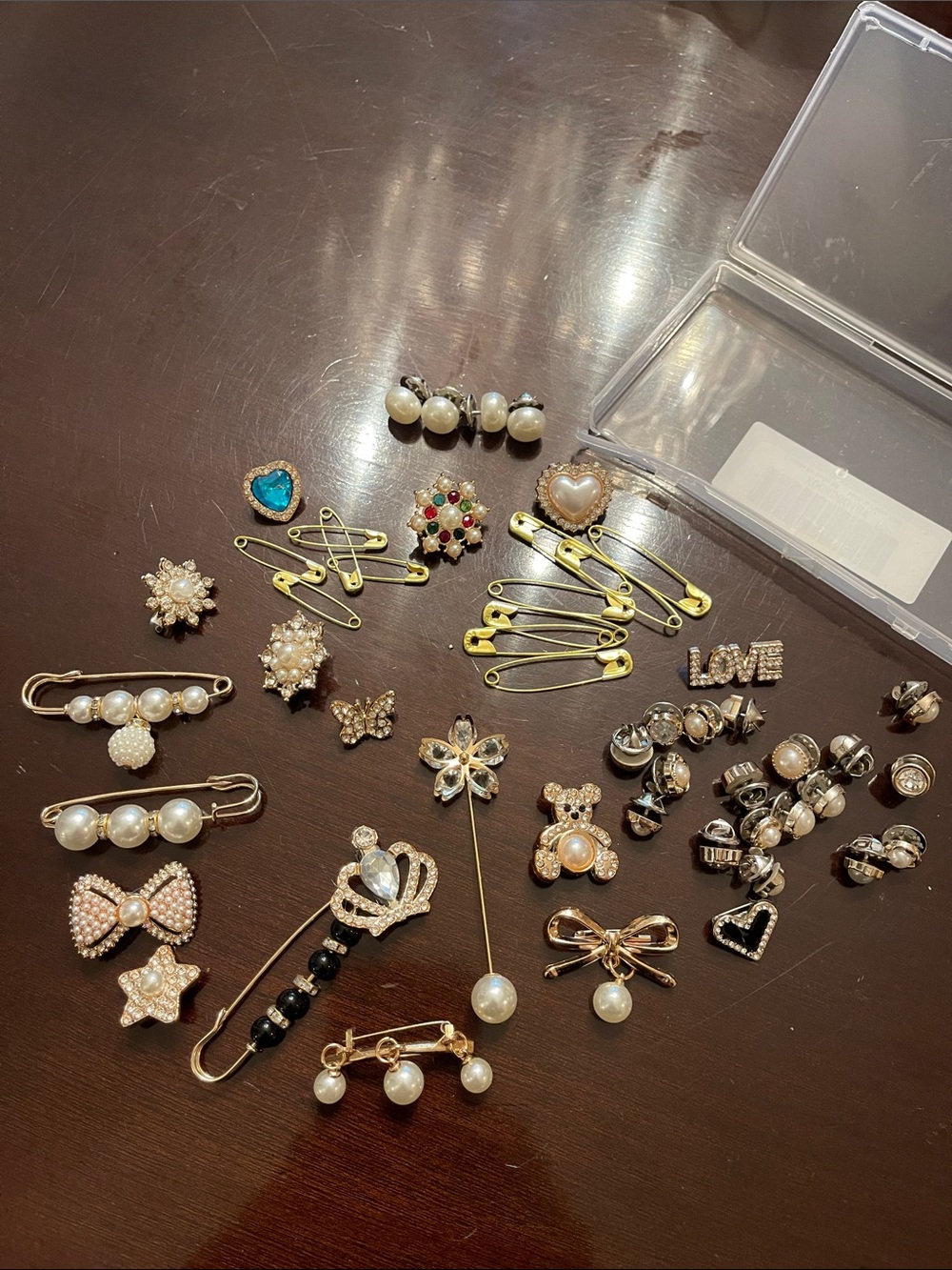 Charms Socks Safety Pin Brooch 52pcs Junk Sock Charms Pins Gold Bling jewelry